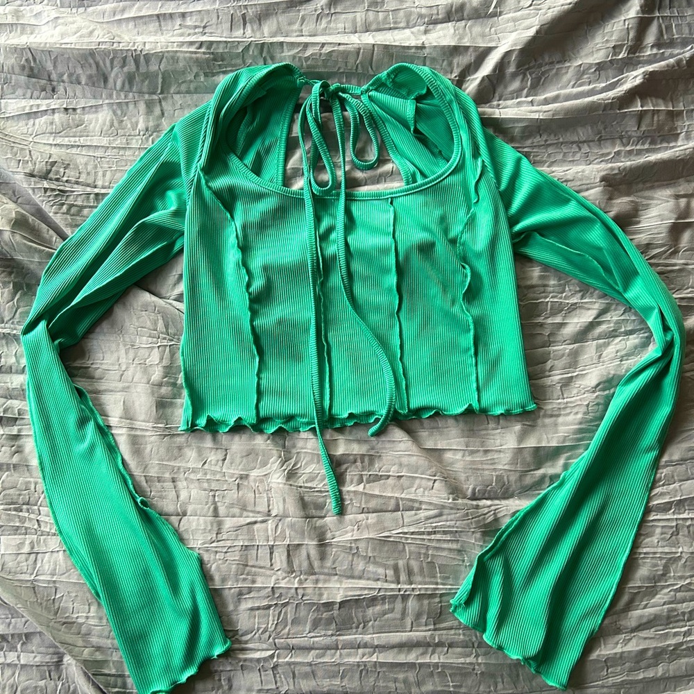 SHEIN size S. Ribbed long sleeve w/ split bell.  Tie in back.